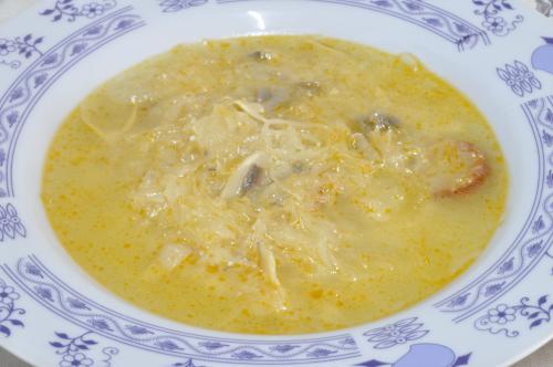 Jihočeská zelňačka s pikantní klobásou  – Snadné Česko recept, zvládnete za 30 - 45 minut